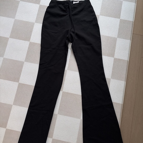 Princess Polly pants - Picture 1 of 3